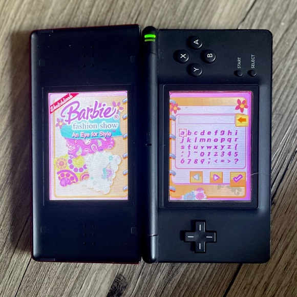 Nintendo DS Barbie Fashion Show: An Eye for Style Catwalk Accessory Models Music - Picture 7 of 8